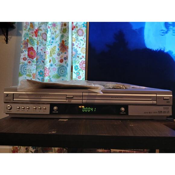 Zenith XBV443 DVD VCR Combo Player - Picture 5 of 12